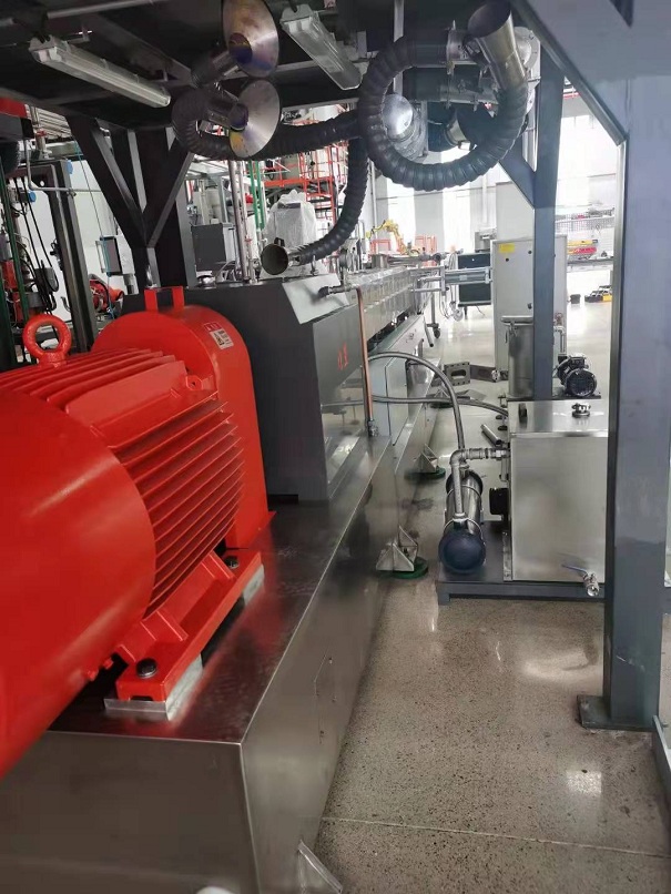 填充母粒專用三螺桿擠出生產線案例